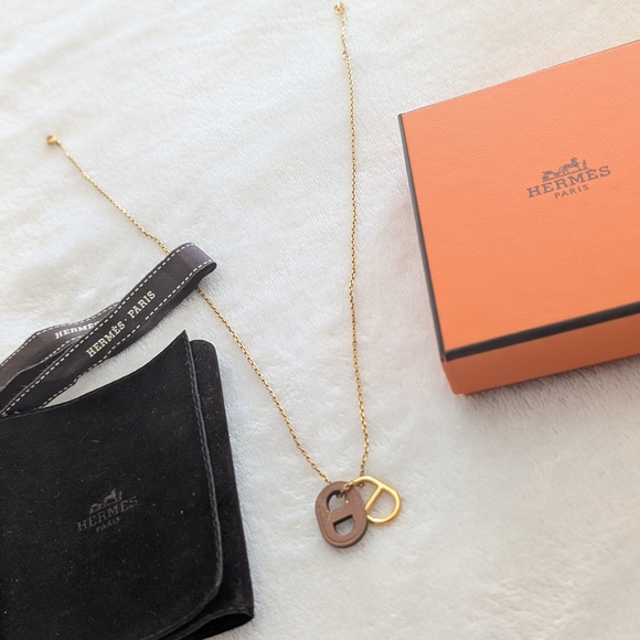 Hermes Gold and Brown Necklace with Modern Pendant - Picture 2 of 5